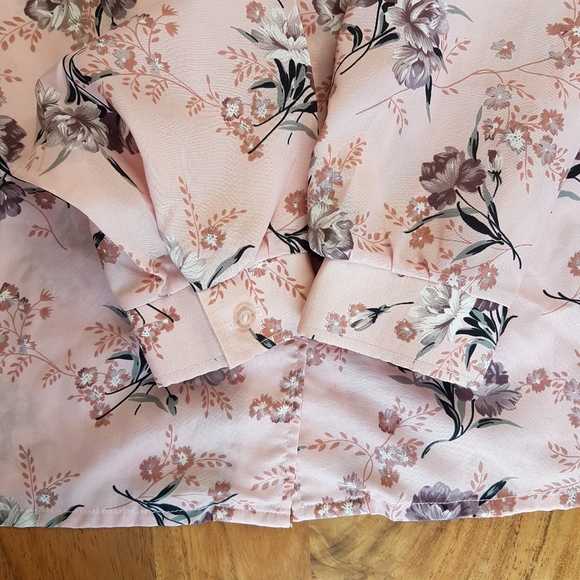 Vintage 70's Floral Button Down Blouse • Sz 11/12 - Picture 11 of 15